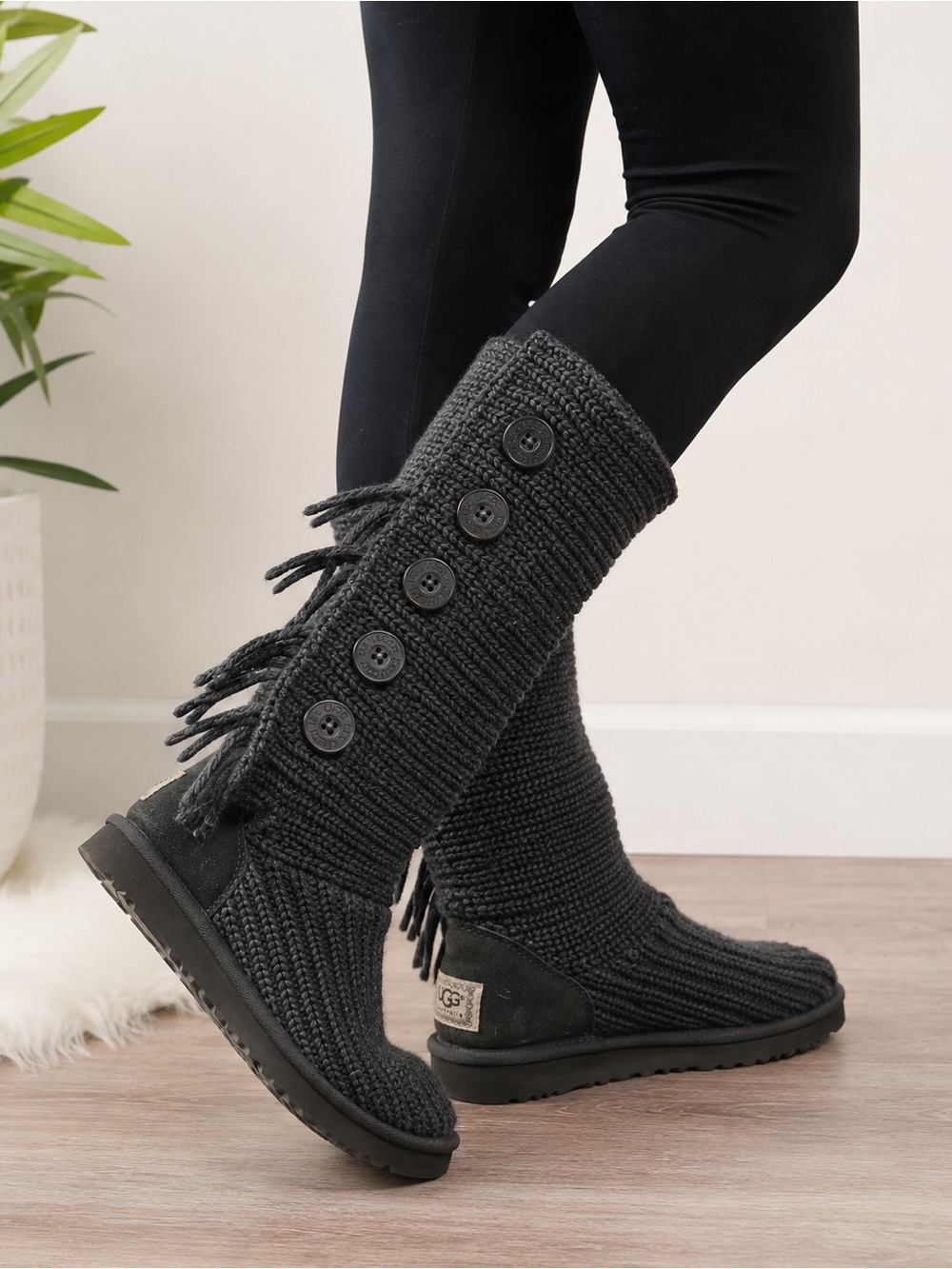UGG Australia Cardy Fringe Boots Women’s 7 Heather Gray Knit Sheepskin Cozy Boho